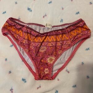 NWOT Spell & The Gypsy Brief 🌸